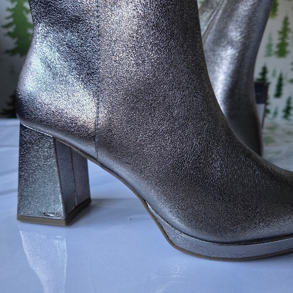 Worthington Bannow Flared Heel Booties - Picture 6 of 11